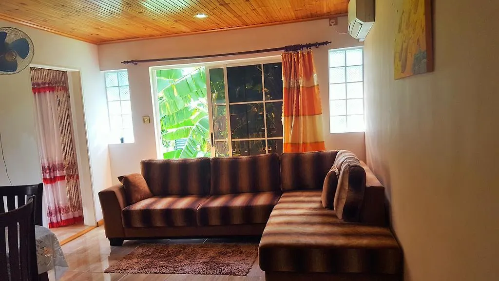 شقة Hibiscus House Seychelles Self Catering فيكتوريا سيشيل