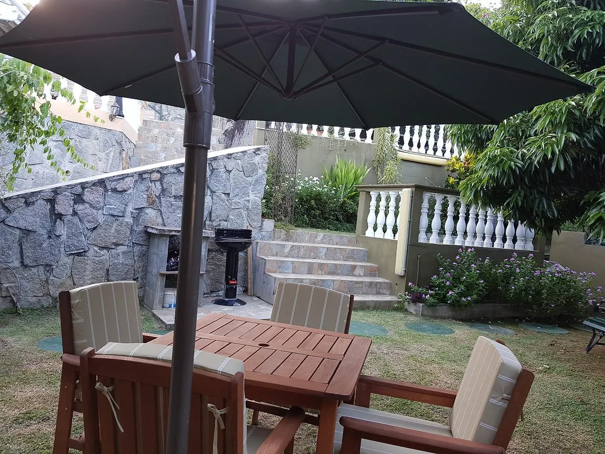 شقة Hibiscus House Seychelles Self Catering فيكتوريا