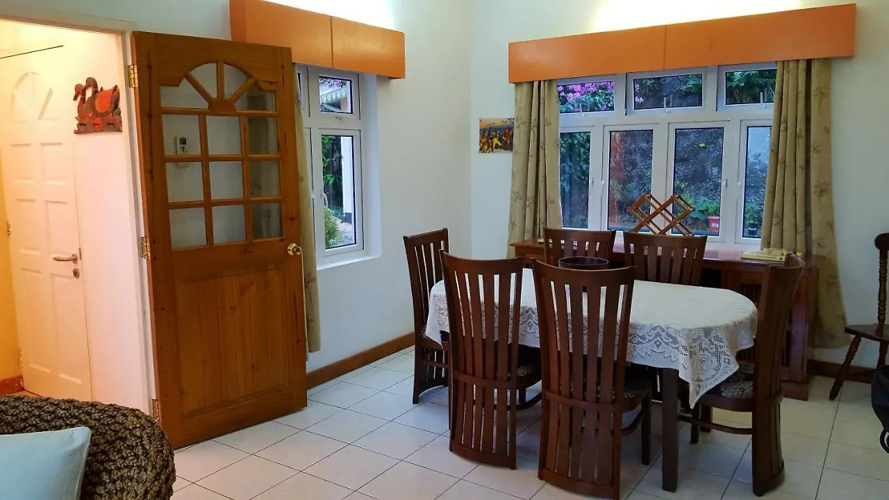شقة Hibiscus House Seychelles Self Catering فيكتوريا