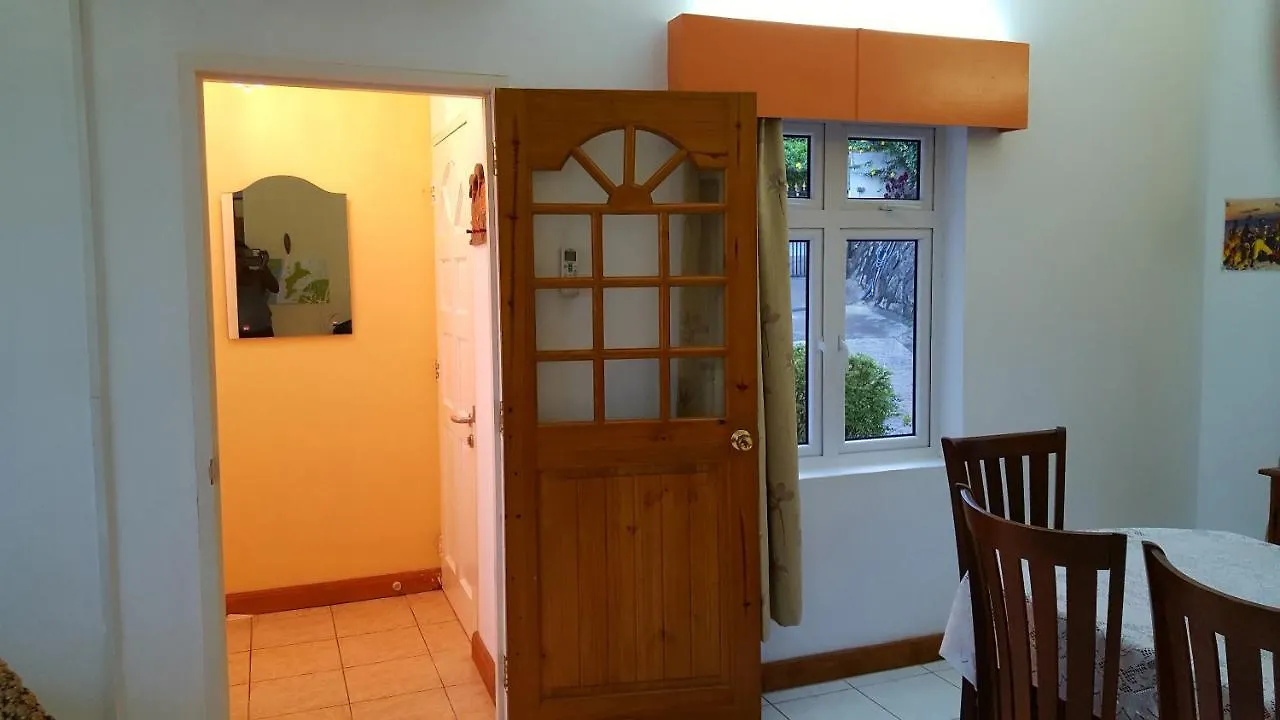 شقة Hibiscus House Seychelles Self Catering فيكتوريا سيشيل