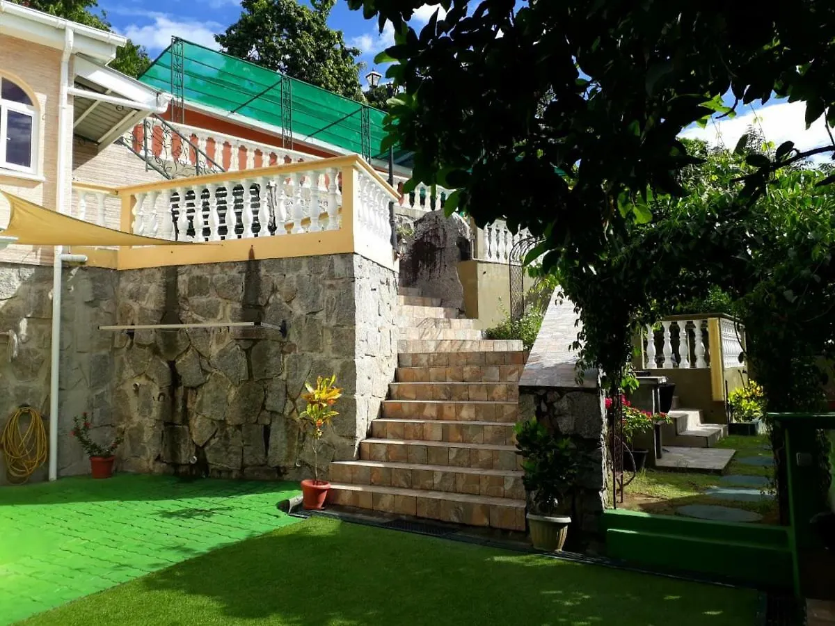 شقة Hibiscus House Seychelles Self Catering فيكتوريا